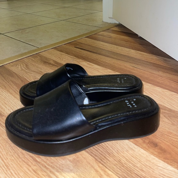 Target Flats - Picture 2 of 3